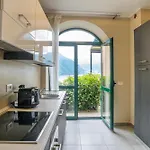Guesthost - Flat X4 In With Swimming Pool!