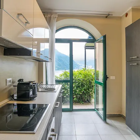 Guesthost - Flat X4 In With Swimming Pool!