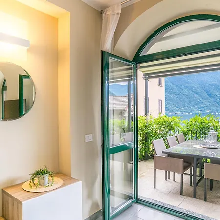 Guesthost - Flat X4 In With Swimming Pool!