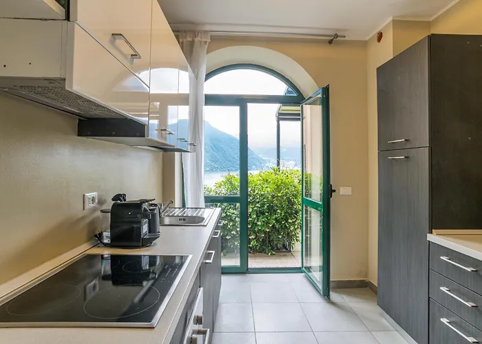 Guesthost - Flat X4 In With Swimming Pool!