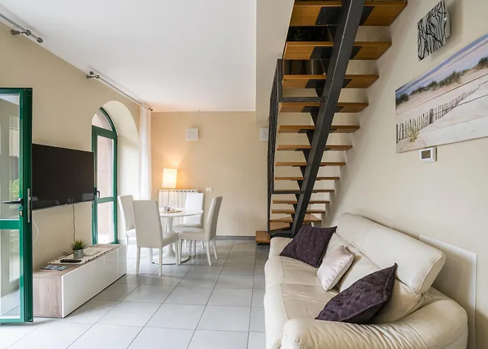 Guesthost - Flat X4 In With Swimming Pool! *