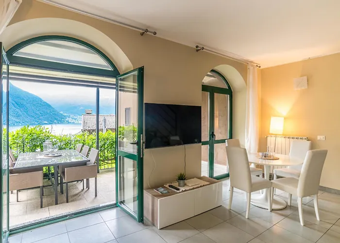 Guesthost - Flat X4 In With Swimming Pool!