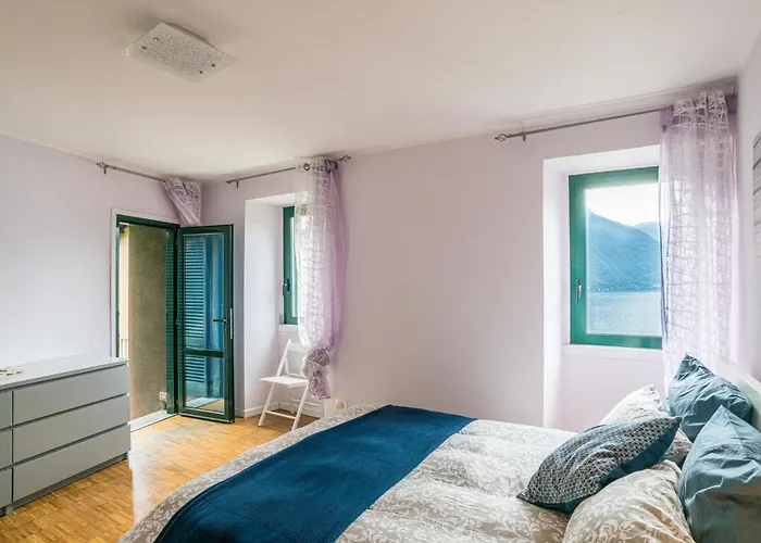 Guesthost - Flat X4 In With Swimming Pool! * Nesso